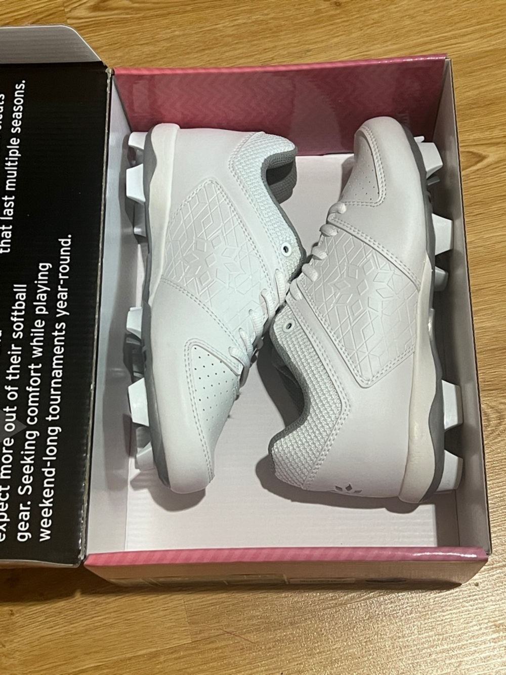 Youth girls softball cleats - size 5.5